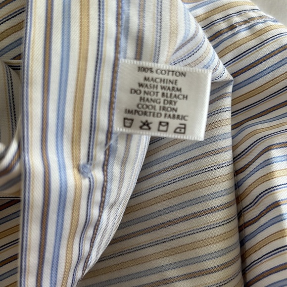 Add to bundle, I’ll send DISCOUNT! 
Robert Talbott CarmelShirt Size M - Picture 5 of 9